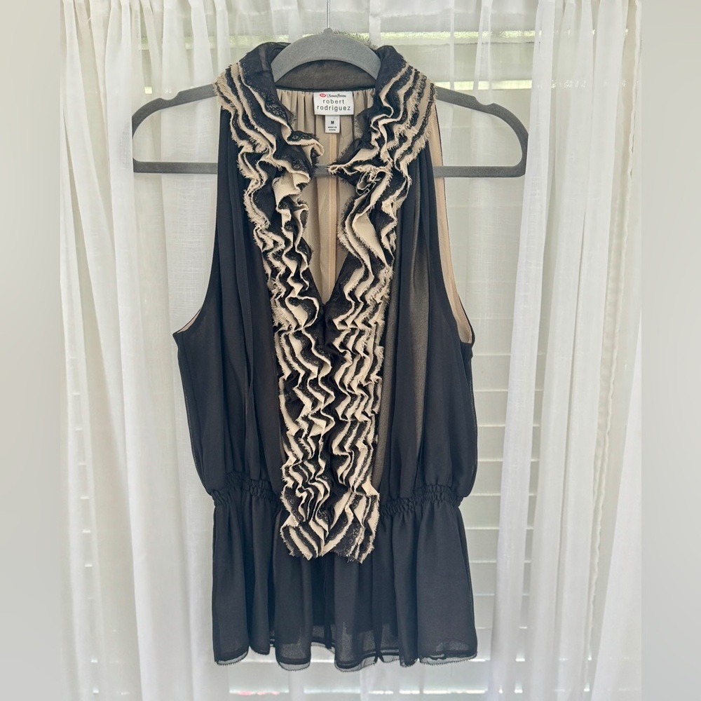 Neiman Marcus Robert Rodriguez Lace Ruffled Blouse | Size Medium